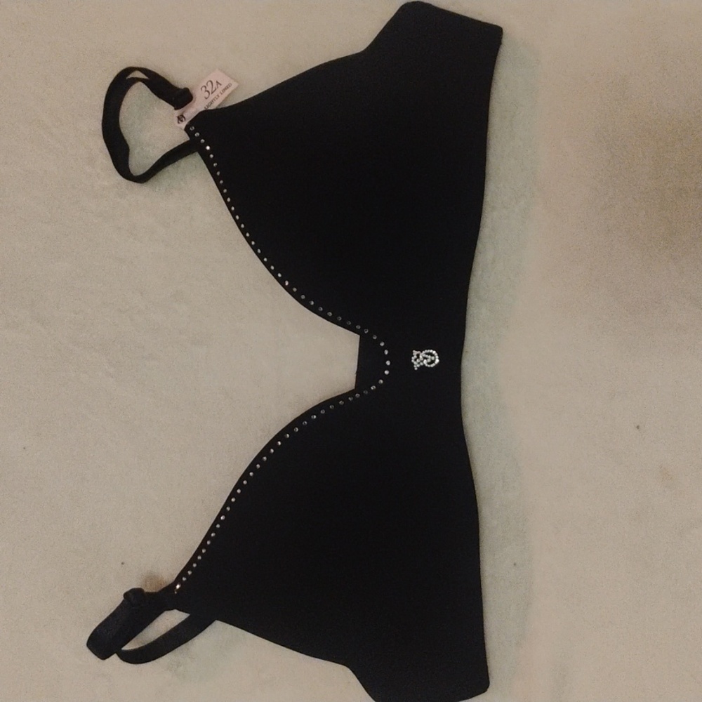Victoria secret bra.